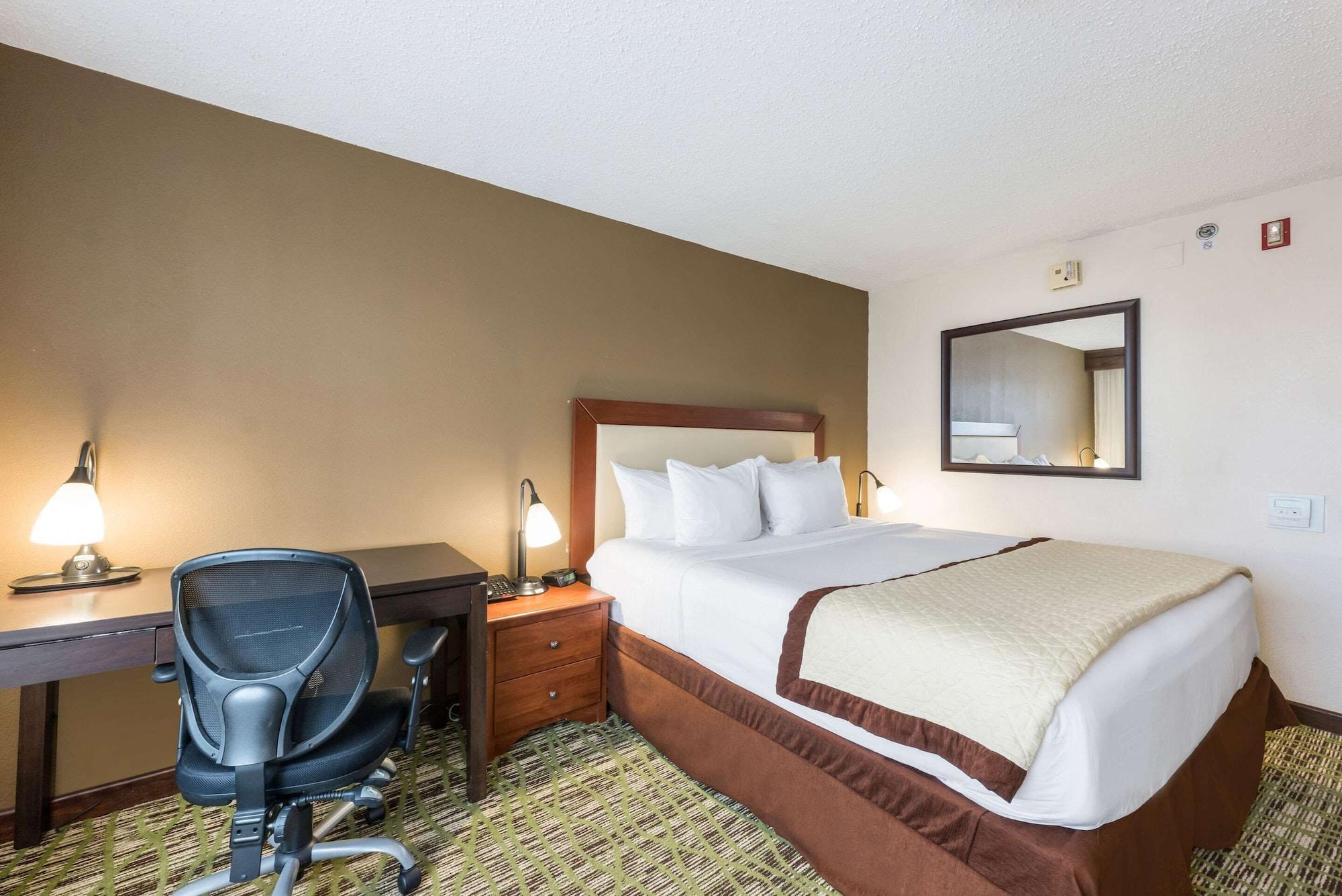 Clarion Hotel & Suites Mount Laurel Ngoại thất bức ảnh