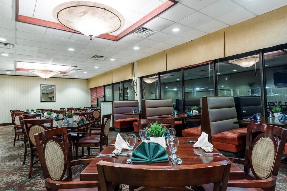 Clarion Hotel & Suites Mount Laurel Ngoại thất bức ảnh