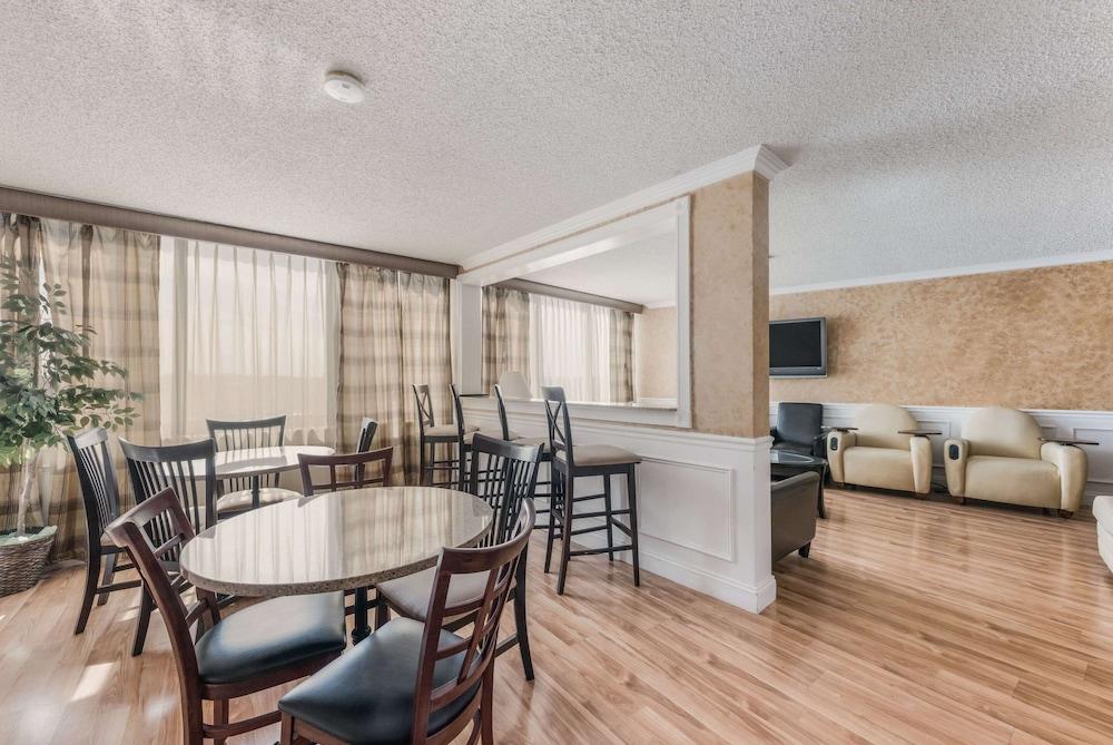 Clarion Hotel & Suites Mount Laurel Ngoại thất bức ảnh