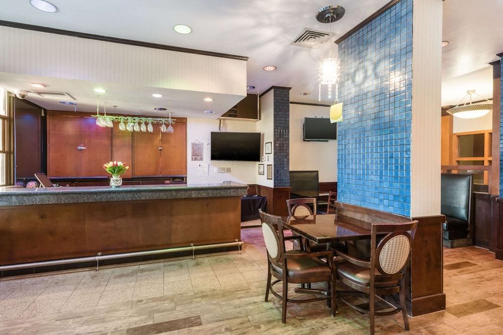 Clarion Hotel & Suites Mount Laurel Ngoại thất bức ảnh