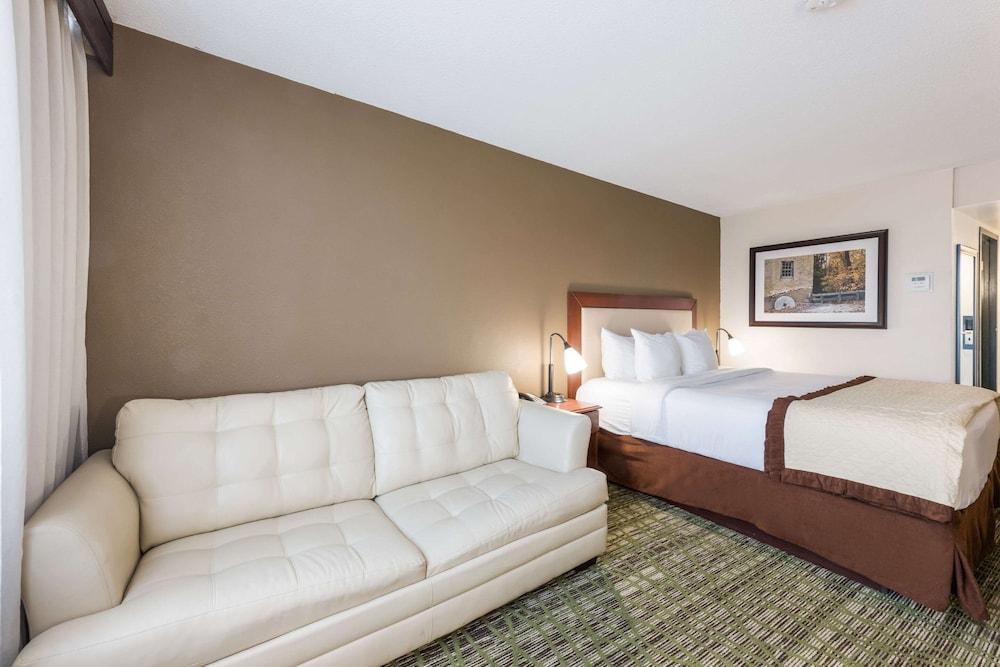 Clarion Hotel & Suites Mount Laurel Ngoại thất bức ảnh