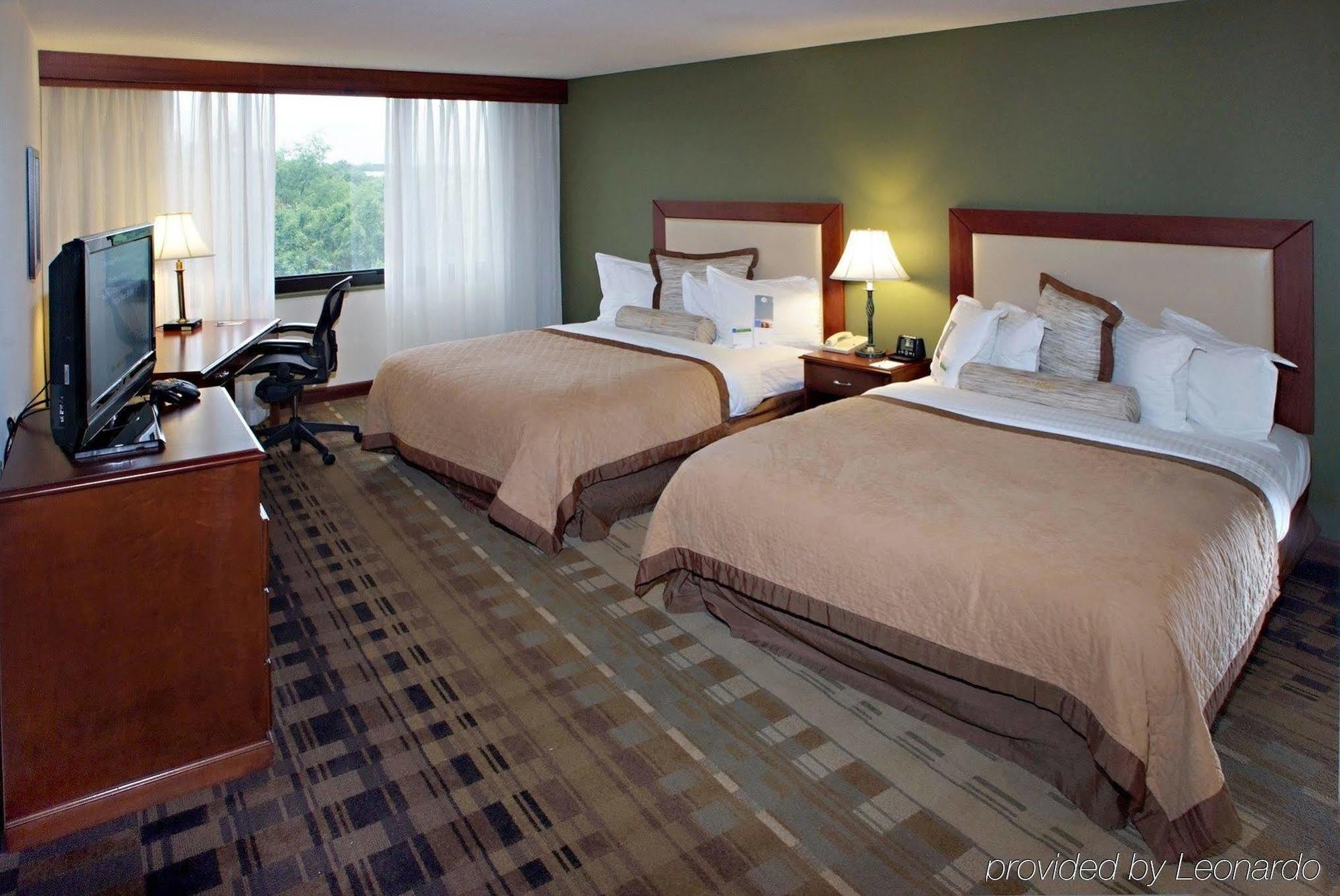 Clarion Hotel & Suites Mount Laurel Ngoại thất bức ảnh
